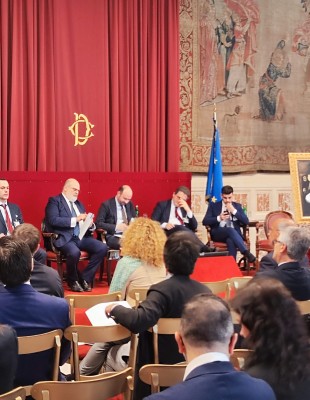 ARTE – Con la presentazione alla Camera dei Deputati di “Ex Machina”, l’artista Spina.Police lancia il Transumanismo